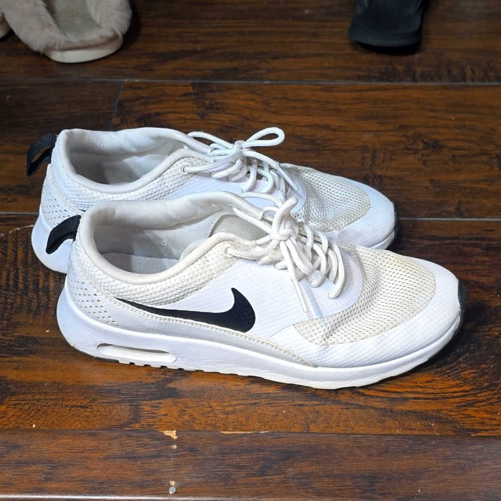 Women Nike Air Max Thea size 7.5